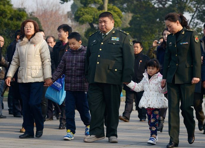 Gia đình Mao Tân Vũ, cháu nội Mao Trạch Đông tham gia lễ kỷ niệm 120 năm ngày sinh ông nội.