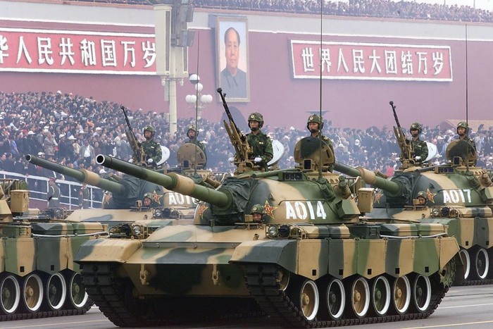Xe tăng Type 88 quân đội Trung Quốc diễu qua Thiên An Môn. Hình minh họa.