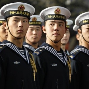 Lính hải quân Trung Quốc. Kế hoạch tái cơ cấu quân đội Trung Quốc đặc biệt tập trung phát triển lực lượng hải quân, không quân và tên lửa chiến lược.