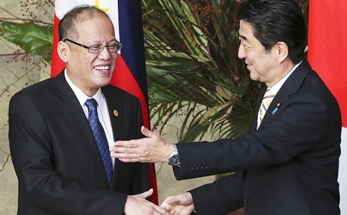 Tổng thống Philippines Aquino và Thủ tướng Nhật Bản Shinzo Abe trở thành tiêu điểm tấn công ngoại giao của truyền thông nhà nước Trung Quốc.
