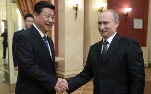 Tổng thống Nga Putin đón Chủ tịch Trung Quốc Tập Cận Bình.
