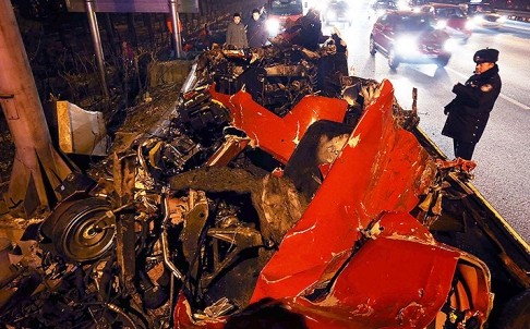 Hiện trường vụ tai nạn siêu xe Ferrari hôm qua tại Bắc Kinh.