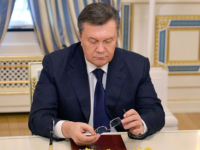 Tổng thống Ukraina Victor Yanukovych bị lật đổ.