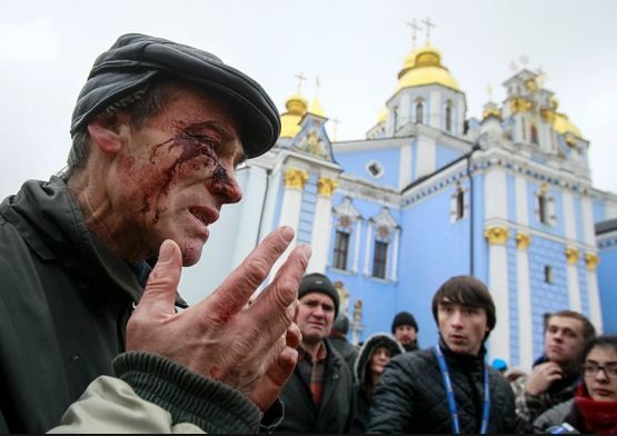 Ukraine sẽ còn chìm trong hỗn loạn, trong cuộc đối đầu Đông - Tây mới sau Chiến tranh Lạnh, chỉ có người dân Ukraine là thiệt thòi nhất.