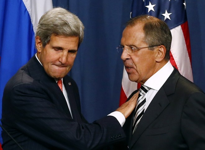 Ngoại trưởng Mỹ John Kerry và Ngoại trưởng Nga Sergei Lavrov.