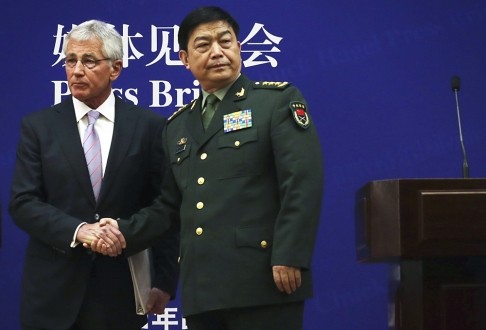 Bộ trưởng Quốc phòng 2 nước Mỹ, Trung Quốc lời qua tiếng lại ngay trong cuộc họp báo.