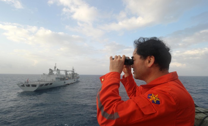 Hoạt động tìm kiếm MH370 đã bộc lộ nhiều lỗ hổng trong tham vọng quân sự của Trung Quốc trên biển.