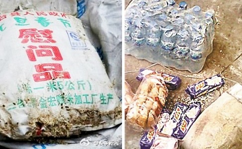 Thực phẩm cứu trợ các nạn nhân động đất Tứ Xuyên 6 năm trước đã hư hỏng, hôi thối.