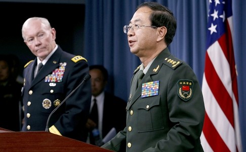 Phòng Phong Huy, Tổng tham mưu trưởng quân đội Trung Quốc (phải) trong cuộc họp báo chung với người đồng cấp Mỹ Martin Dempsey.