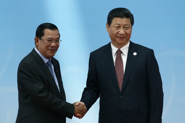 Thủ tướng Campuchia Hun Sen và Chủ tịch Trung Quốc Tập Cận Bình tại Thượng Hải hôm 18/5.