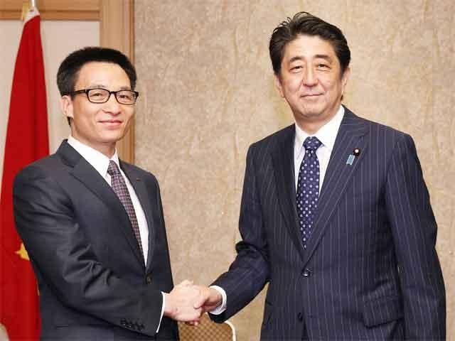 Phó Thủ tướng Vũ Đức Đam và Thủ tướng Nhật Bản Shinzo Abe.