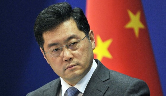 Tần Cương, người phát ngôn Bộ Ngoại giao Trung Quốc rao giảng về &quot;nhân nghĩa&quot;. Ảnh: East News
