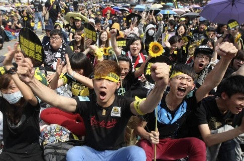 Sinh viên Đài Loan biểu tình phản đối hiệp định thương mại với Trung Quốc.