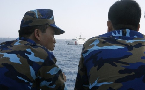 Bất chấp sự đe dọa, cản phá hung hãn của tàu chiến, máy bay, tàu công vụ và tàu cá vỏ sắt Trung Quốc, lực lượng Cảnh sát biển và Kiểm ngư Việt Nam vẫn kiên trì bám biển, bảo vệ chủ quyền, quyền chủ quyền và quyền tài phán hợp pháp của Việt Nam. Ảnh Reuters.