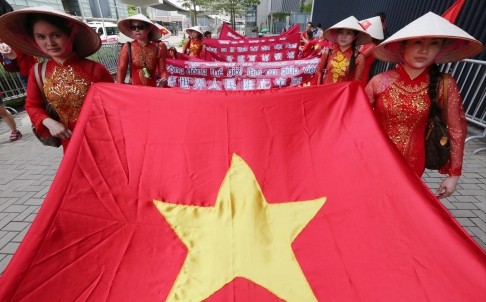 Người Việt tại Hồng Kông biểu tình ôn hòa phản đối Trung Quốc xâm phạm các vùng biển của Việt Nam.