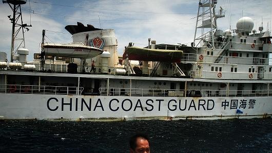 Tàu Hải cảnh Trung Quốc liều lĩnh áp sát tàu công vụ Việt Nam với thái độ thách thức, đe dọa.