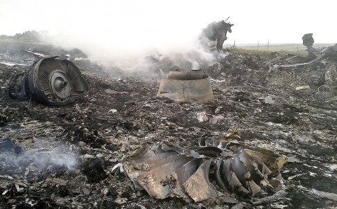 Hiện trường vụ máy bay MH17 bị bắn hạ.