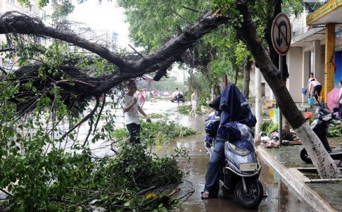 Một con phố ở tỉnh Quảng Đông sau cơn bão. Ảnh: Tân Hoa Xã.