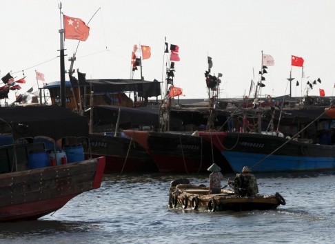 Tàu cá Trung Quốc tập trung ở cảng Phương Đông đảo Hải Nam chuẩn bị kéo xuống Biển Đông đánh bắt (trái phép).