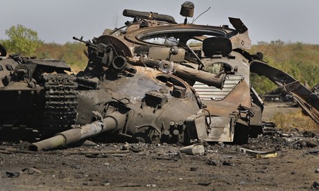 Vũ khí quân đội Ukraine bị pháo binh Nga phá hủy, ảnh: Telegraph.