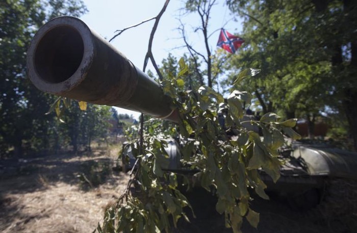 Giao tranh tại Đông Ukraine vẫn tiếp diễn, trong khi kêu gọi viện trợ quân sự của ông Poroshenko vẫn vấp phải sự lạnh nhạt của phương Tây.