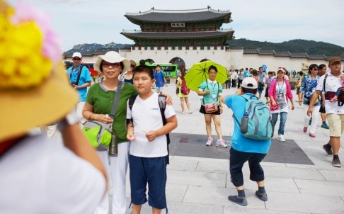 Khách du lịch Trung Quốc khi ra nước ngoài thường bị than phiền về những hành vi thiếu văn minh.