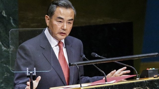 Ngoại trưởng Trung Quốc Vương Nghị kêu gọi cộng đồng quốc tế tôn trọng luật pháp quốc tế, trong khi Trung Quốc vẫn ngang nhiên vi phạm nó ở Biển Đông.