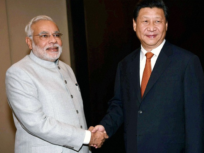 Thủ tướng Ấn Độ Narendra Modi tiếp Chủ tịch Trung Quốc Tập Cận Bình.