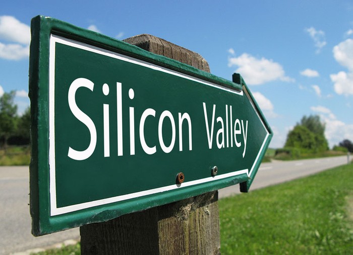 Thung lũng Silicon không phải chiếc chìa khóa vạn năng, nhưng hữu ích cho các vùng biển phức tạp như Biển Đông.