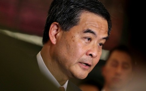 Lương Chấn Anh, Trưởng đặc khu hành chính Hồng Kông đang bị người biểu tình yêu cầu từ chức.