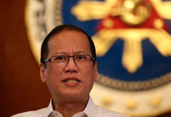 Tổng thống Philippines Benigno Aquino là người ra lệnh dừng lại mọi hoạt động cải tạo tại Trường Sa.