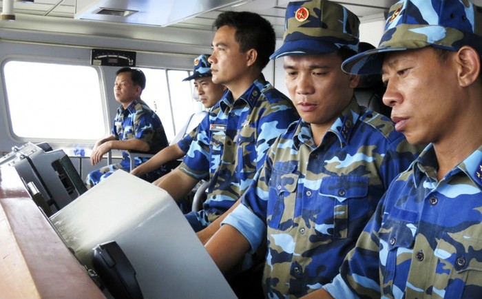 Lực lượng Cảnh sát biển Việt Nam thực hiện nhiệm vụ trong vùng đặc quyền kinh tế Việt Nam trong thời điểm Trung Quốc hạ đặt trái phép giàn khoan 981.
