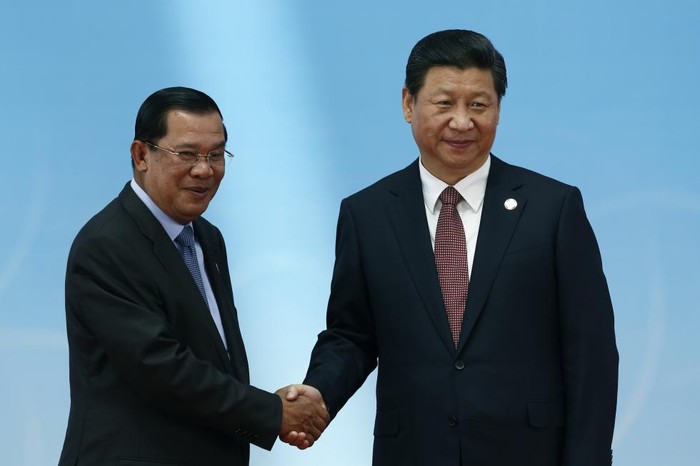 Thủ tướng Campuchia Hun Sen và Chủ tịch Trung Quốc Tập Cận Bình. Ảnh: Reuters.