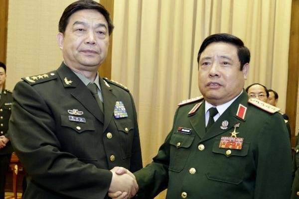 Bộ trưởng Quốc phòng Phùng Quang Thanh và người đồng cấp Trung Quốc Thường Vạn Toàn trong chuyến công du Bắc Kinh vừa qua.