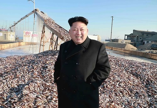 Nhà lãnh đạo Bắc Triều Tiên Kim Jong-un mới đi thị sát một nhà máy chế biến cá của quân đội.