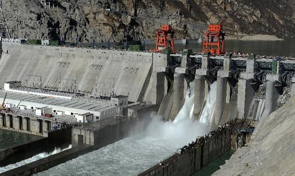 Đập thủy điện Trung Quốc vừa khánh thành ở Tây Tạng hôm qua có thể gây thiệt hại cho vùng hạ lưu ở Ấn Độ, Bangladesh.