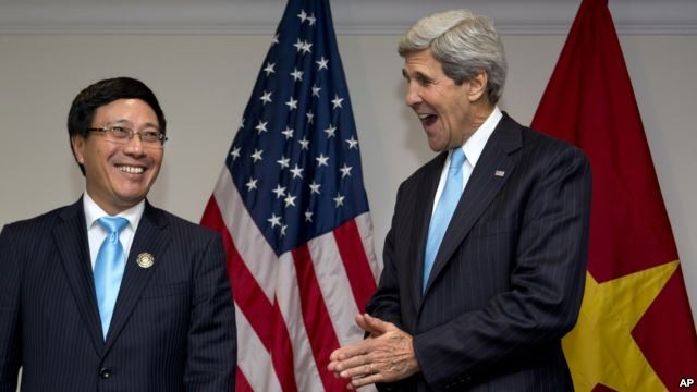 Phó Thủ tướng kiêm Bộ trưởng Ngoại giao Phạm Bình Minh và Ngoại trưởng Mỹ John Kerry.