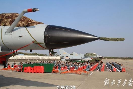 J-10A của lữ đoàn không quân mới biên chế cho đại quân khu Quảng Châu được tờ Quân giải phóng đưa tin.