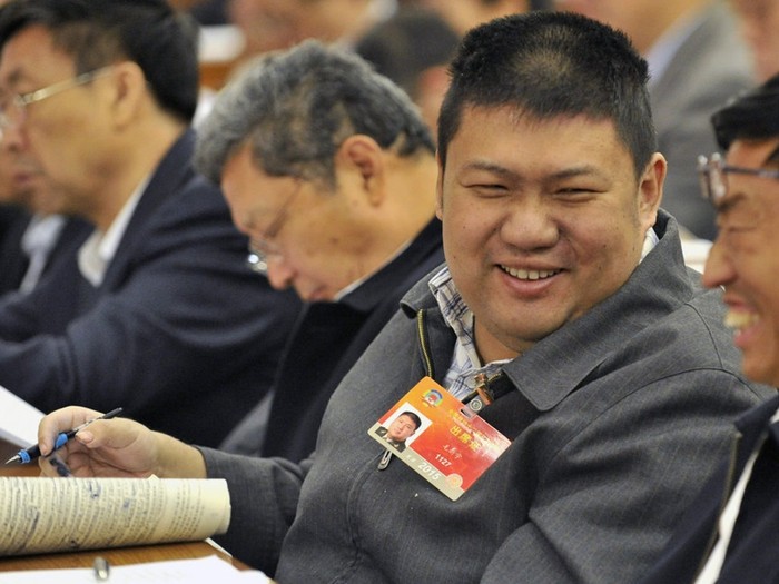Có người cho rằng ông Vũ đã giảm béo thành công, Mao Tân Vũ trong kỳ họp Chính hiệp toàn quốc năm nay.