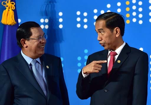 Thủ tướng Campuchia Hun Sen và Tổng thống Indonesia Joko Widodo. Ảnh: The Jakarta Post.