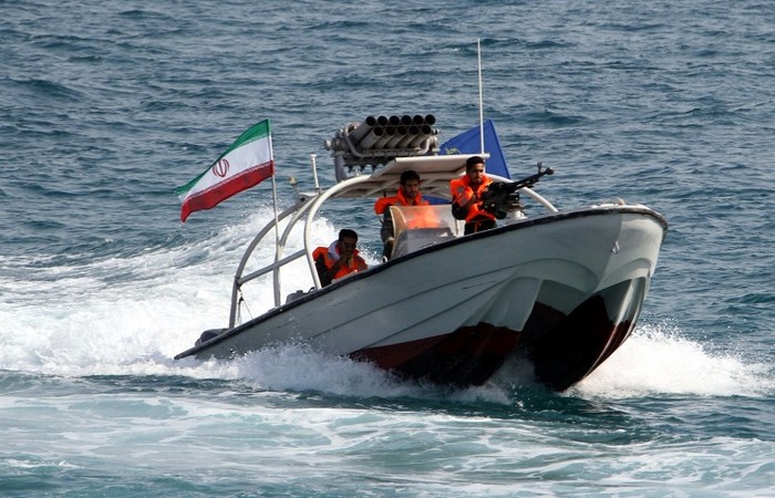 Tàu tuần tra Iran, ảnh: Itar Tass.