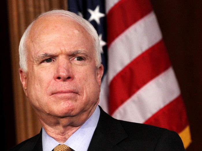 Thượng nghị sĩ John McCain, Chủ tịch Ủy ban Quân vụ Thượng viện Mỹ. Ảnh: USNI News.