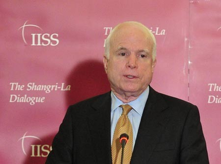 Thượng nghị sĩ John McCain tại Đối thoại Shangri-la.