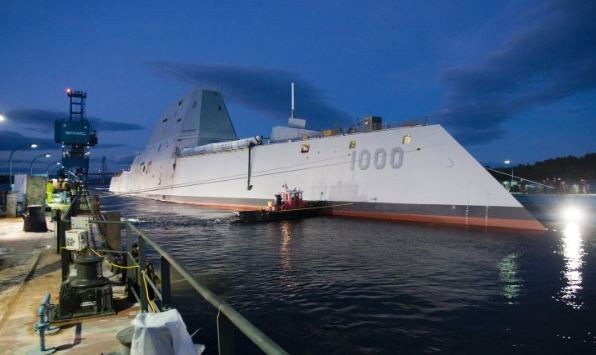 Tàu khu trục tàng hình hiện đại nhất của Hải quân Mỹ, USS Zumwalt. Ảnh: CNN.