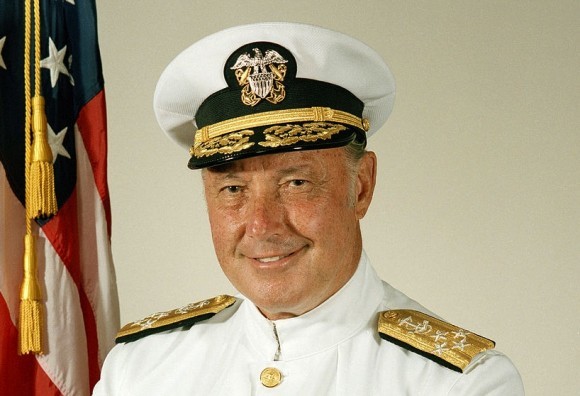 Đô đốc James A. Lyons, cựu Tư lệnh Hạm đội Thái Bình Dương Hoa Kỳ.