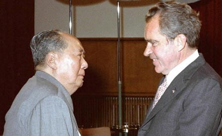 Mao Trạch Đông và Richard Nixon.