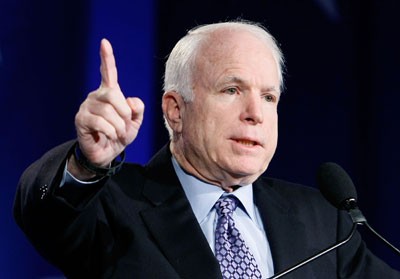 Thượng nghị sĩ John McCain, Chủ tịch Ủy ban Quân vụ Thượng viện Hoa Kỳ. Ảnh: history.howstuffworks.com