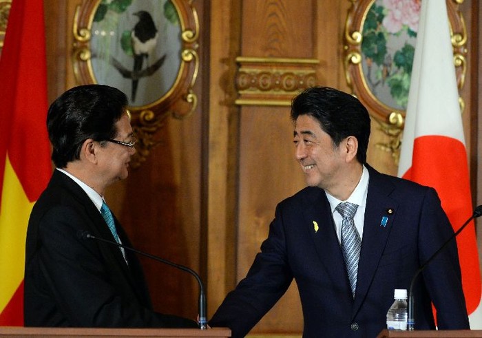Thủ tướng Nguyễn Tấn Dũng và Thủ tướng Nhật Bản Shinzo Abe. Ảnh: Tân Hoa Xã.