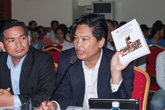 Tiến sĩ Sok Touch, ảnh: Khmer Times.