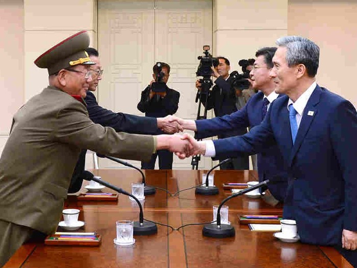 Cuộc đàm phán thông đêm giữa 2 miền Triều Tiên vẫn đang tiếp tục tại Bàn Môn Điếm. Ảnh: Đa Chiều.